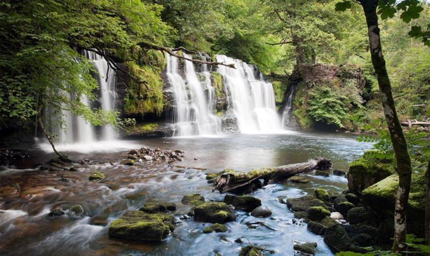 Glan-Yr-Afon Cottage Two Bedrooms Sennybridge エクステリア 写真