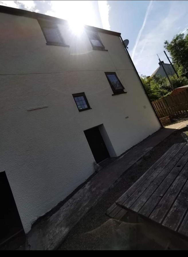 Glan-Yr-Afon Cottage Two Bedrooms Sennybridge エクステリア 写真